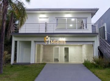 Casa · 200m² · Casa com 4 suítes no Condomínio Buena Vista