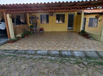 Casa · 2 Quartos · 2 Vagas · Casa em Condomínio no Bairro Tarumã.