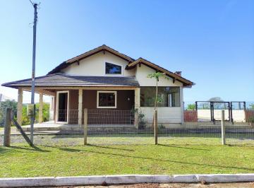 Casa · 157m² · 3 Quartos · 4 Vagas · Casa em condomínio próximo ao Centro de Viamão!