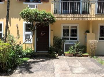 Casa · 3 Quartos · 2 Vagas · Elegante Residência Integrada à Natureza em Local Privilegiado - Porto Alegre - R$ 460.000,00