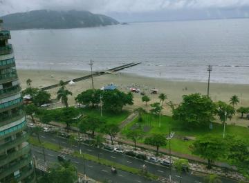 Apartamento de 3 quartos, Santos · Amplo apartamento, na avenida da praia, com linda vista ao Mar !