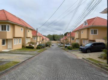 Casa de 3 quartos, Curitiba · Sobrado à venda em Barreirinha, Curitiba
