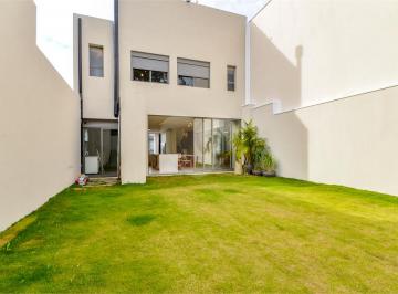 Casa de 3 quartos, Curitiba · Casa em condomínio 03 suítes, 04 vagas 041 99710 46 52