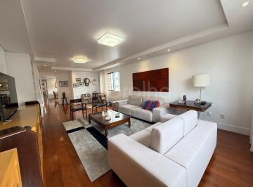 Apartamento · 170m² · 3 Quartos · 1 Vaga · Apartamento de 170m² com 3 quartos no Centro