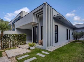 Casa · 155m² · 2 Quartos · 2 Vagas · Casa à venda no bairro Rio Pequeno em Camboriú.