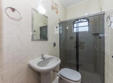 e4b1e62b-e2b8-4d47-841a-8f2757dd0cdf · Elegante casa para venda em Jardim Marisa com 3 quartos, sendo 1 suíte, 142m²
