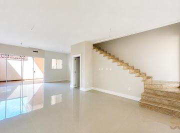 Casa · 150m² · 3 Quartos · 2 Vagas · Sobrado para venda em Centro de 150.00m² com 3 Quartos, 3 Suites e 2 Garagens
