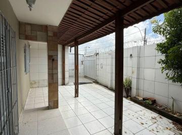 Casa de 4 quartos, Maceió · Casa a Venda na Pitanguinha, 04 quartos sendo 01 suíte, 300m2