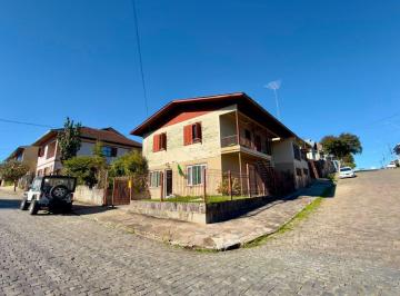 Casa · 160m² · 6 Quartos · 2 Vagas · Casa de esquina à venda na Rua José Bisol