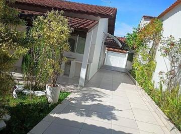 Casa · 238m² · 4 Quartos · 5 Vagas · Casa 500m da praia com piscina