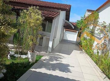 Casa · 238m² · 4 Quartos · 5 Vagas · Casa 500m da praia com piscina