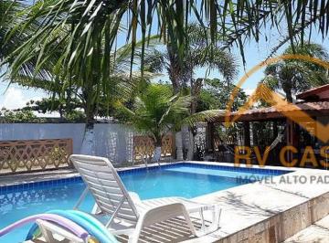 Casa · 250m² · 3 Quartos · 6 Vagas · Casa com linda piscina, 3dorms, 2 suítes, a 700m da Praia !