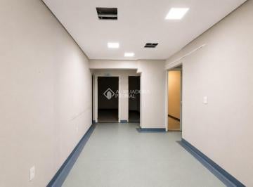 Comercial · 127m² · 2 Vagas · Sala comercial ampla com 127m² e 2 vagas para locação no centro de Joinville
