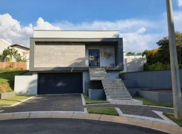 Casa · 400m² · 3 Quartos · 5 Vagas · Belíssima casa à venda no Swiss Park com terreno maior