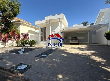 Casa · 525m² · 3 Quartos · 4 Vagas · Casa com 3 suítes disponível para venda em Boituva