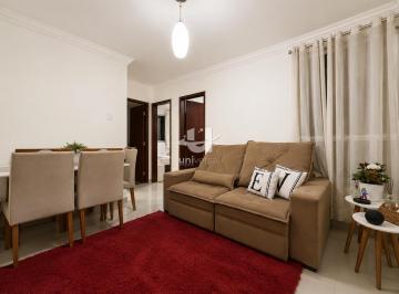 Sala · Apartamento de 2 Quartos com Armários Planejados e Portaria 24h