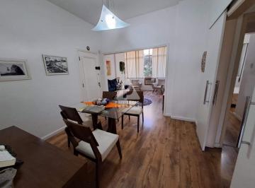 Apartamento · 87m² · 2 Quartos · 1 Vaga · Excelente apartamento reformado de dois quartos com dependência, suíte e vaga