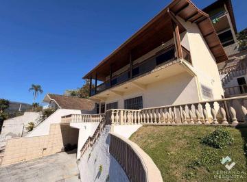 casa-a-venda-no-panorama-em-teresopolis-com-4-quar1028140.jpeg · Casa à Venda no Panorama em Teresópolis com 4 Quartos, Suíte, Área Gourmet e Quintal