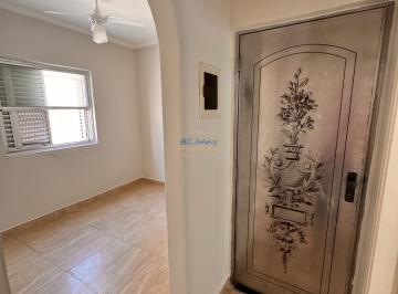 Apartamento · 33m² · 1 Quarto · 1 Vaga · Kitnet Dividida para 1 dorm no Boqueirão - 150mts da Praia e Financia!