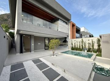 Casa · 230m² · 4 Quartos · 2 Vagas · Maravilhosa Casa Duplex Contemporânea em Condomínio fechado em Vargem Pequena.