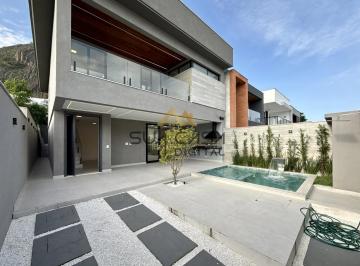 Casa · 230m² · 4 Quartos · 2 Vagas · Maravilhosa Casa Duplex Contemporânea em Condomínio fechado em Vargem Pequena.
