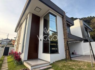 Casa · 232m² · Casa à venda - em Ana Rech