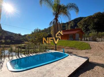 Rural · 2400m² · 3 Quartos · Sítio com Piscina e Lagoa