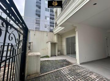 Casa · 120m² · 3 Quartos · 2 Vagas · Sobrado Triplex com 03 dormitórios no Centro de Itajaí
