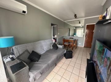 Apartamento · 62m² · 2 Quartos · 1 Vaga · Apartamento com 2 quartos sendo 1 suíte, à Venda na praia da Enseada, Guarujá