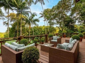 Casa · 340m² · 7 Quartos · 7 Vagas ·
Casa à Venda no Condomínio Iporanga Acapulco com Piscina