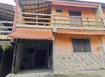 cd8f5c30d586f8b302d00c3020b865d5ab569d9b · Casa de Vila Duplex 85m² à Venda no Colubandê | 2 Dormitórios, Porcelanato e Cozinha com Ilha de Már