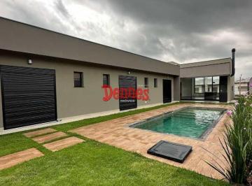 Casa · 211m² · 3 Quartos · 4 Vagas · Casa assobradada à venda - Vale das Águas.