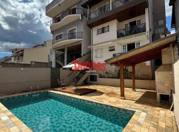 Casa · 350m² · 4 Quartos · 2 Vagas · Sobrado à venda no Jardim Primavera.