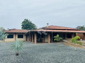 Casa · 3299m² · 2 Quartos · Casa com 2 quartos/dormitórios, sendo 1 suíte, no bairro Morro Alto, em Balneário Piçarras - SC