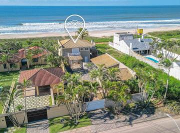 65643791945f28c27120fefa7bdf196ea9fb12e8 · Sobrado com 3 dormitórios para alugar, 220 m² por R$ 10.520,00/mês - Brejatuba - Guaratuba/PR