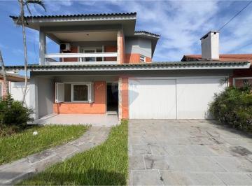 Casa · 203m² · 4 Quartos · 2 Vagas · Sobrado a venda no Centro de Xangri-lá!