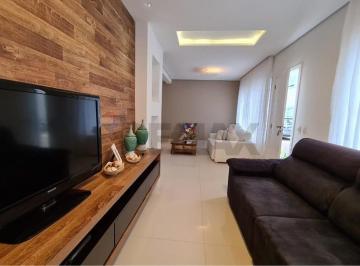 Casa · 140m² · 3 Quartos · Locação anual em Condomínio com 3 dormitórios próximo ao Centrinho Comercial em Juquehy