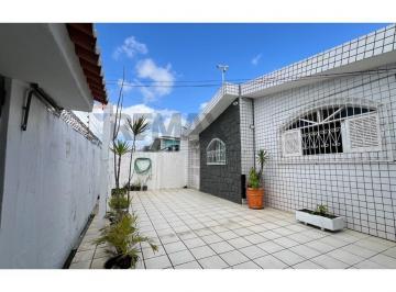 Casa · 240m² · 4 Quartos · 5 Vagas · casa a venda em Candelária
