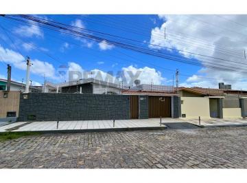 Casa · 240m² · 4 Quartos · 5 Vagas · casa a venda em Candelária