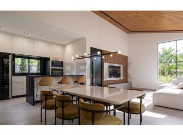 Casa · 152m² · 3 Quartos · 3 Vagas · Casa à venda com 3 quartos suítes e piscina no Condomínio Residencial Jardim dos Lírios em Paulinia