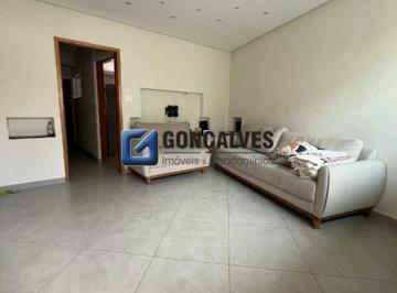 Casa · 240m² · 3 Quartos · 4 Vagas · Sobrado para Aluguel em Santo André (Jardim Cristiane) — 3 Quartos (1 Suíte), 4 Banheiros e 4 Vagas