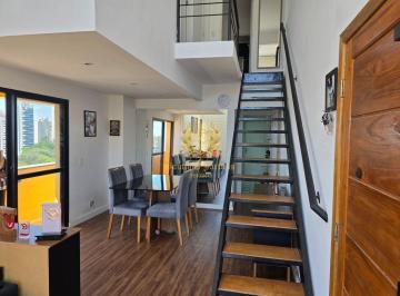 whzqgf02ytnlyzfkmtbmntq1_md · Viva a Experiência de um Duplex com Vista Panorâmica e Luz Natural