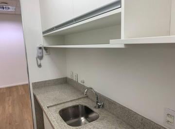 Comercial · 69m² · 2 Vagas · Sala Comercial para alugar em Vila Cordeiro de 69.00m² com 2 Garagens