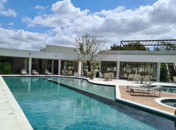Terreno · 382m² · Seu refúgio entre Eusébio e Aquiraz: Viva cercado por 72 mil m² de verde.