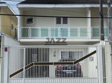 Casa · 190m² · 3 Quartos · 2 Vagas · Sobrado à Venda no Jardim América - 3 Dormitórios, Churrasqueira