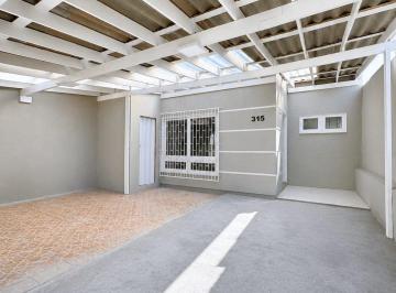 Casa · 120m² · 2 Quartos · 1 Vaga · Imóvel com piscina - reformado - bairro Jardim Algarve