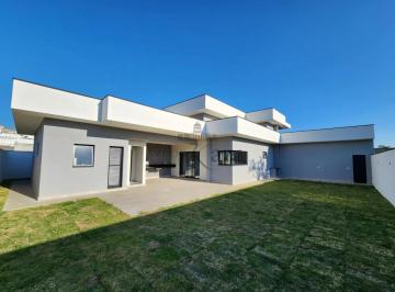 Casa de 4 quartos, Caçapava · Casa em Condomínio Terras do Vale 4 Dormitórios duas suítes 186m² uteis terreno 536m²