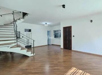 img1 · Sobrado com 205m², 4 dormitórios, 3 vagas - Churrasqueira e Hidromassagem à Vend