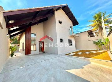 Casa · 193m² · 4 Quartos · 2 Vagas · Casa em Rua Joaquim do Val - Jardim Imperador - Peruíbe/SP