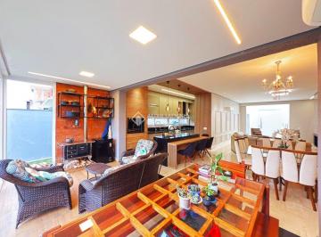Casa · 230m² · 3 Quartos · 2 Vagas · Casa com 3 suítes no bairro Vila Nova no Alphaville.